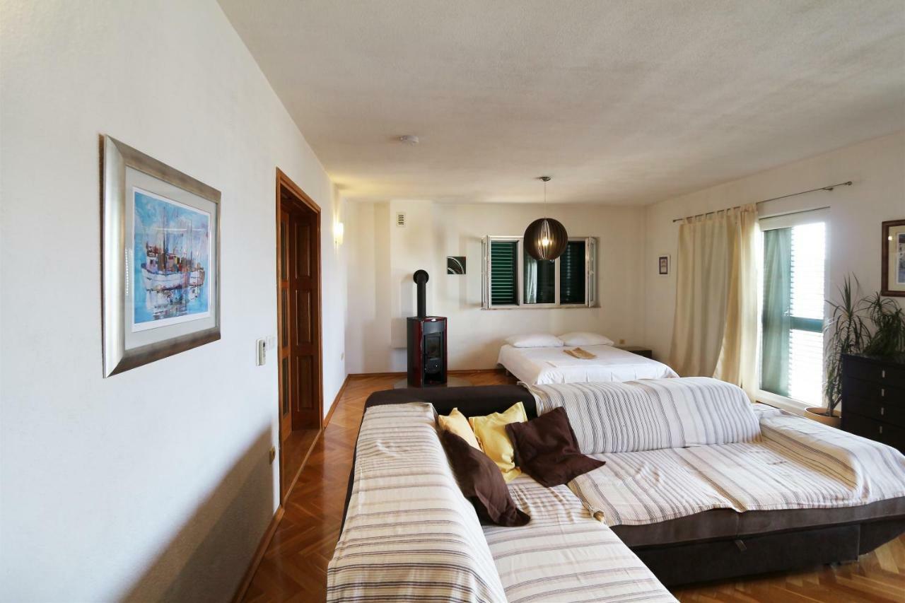 House Lipo Hotel Makarska Exterior photo
